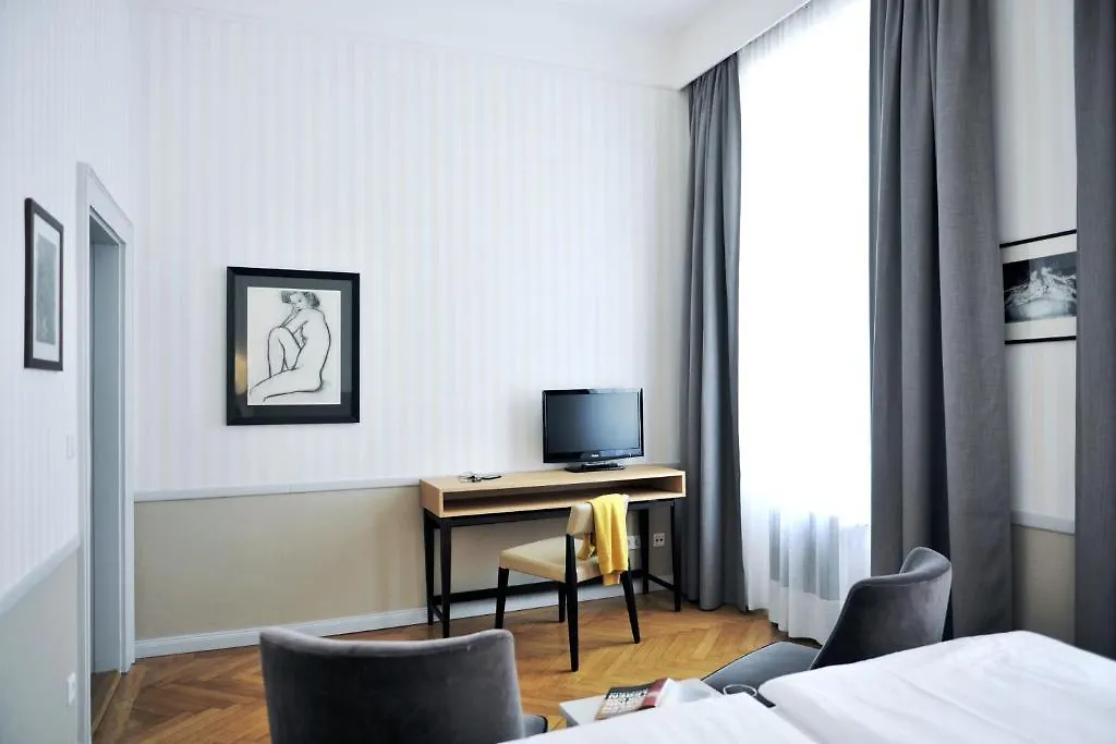 Hotel Kaerntnerhof Vienna 3*,  Austria