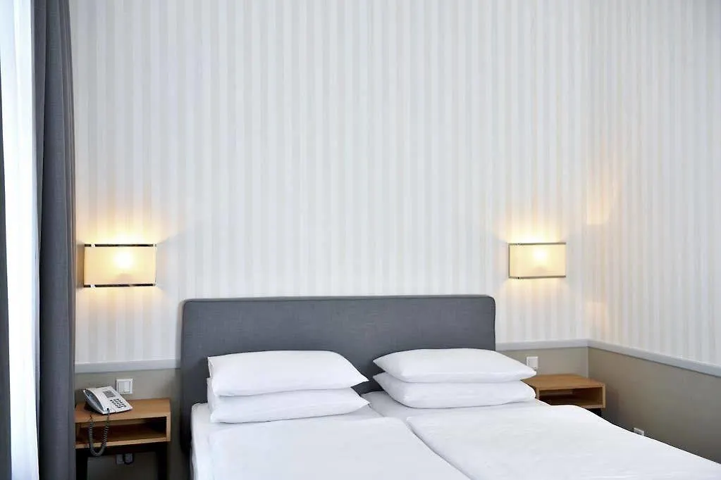 Hotel Kaerntnerhof Vienna 3*,