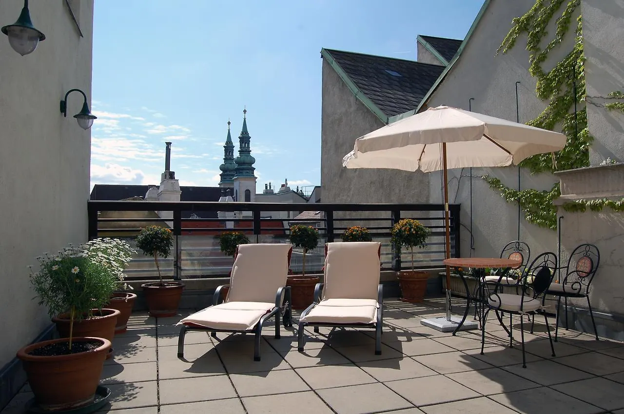 Hotel Kaerntnerhof Vienna 3*,