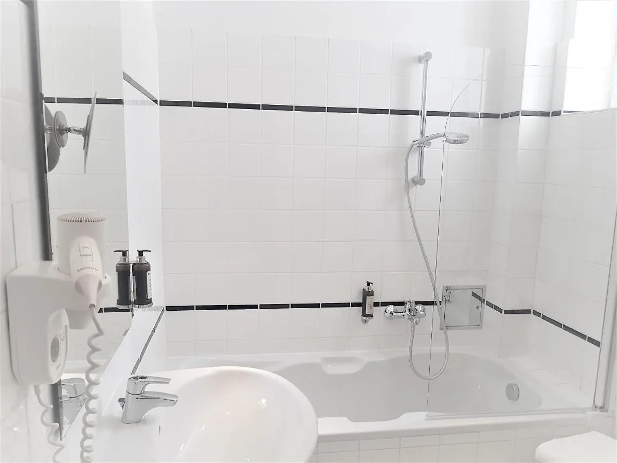 Hotel Kaerntnerhof Vienna 3*,  Austria